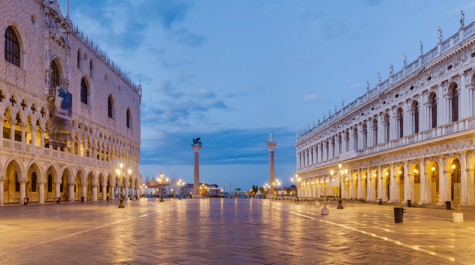 The Piazzetta San Marco opening onto the lagoon at the edge of the city.