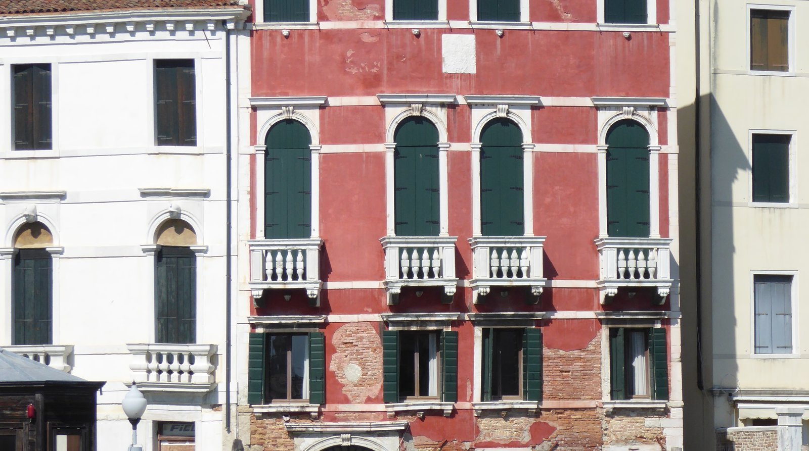 A modest canal-side house in the Cannaregio sestiere.